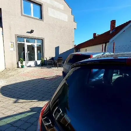 Apartman Mladenovic Apartment