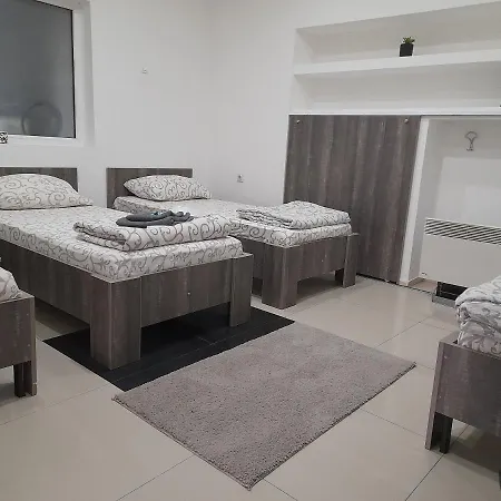 Apartment Apartman Mladenovic *